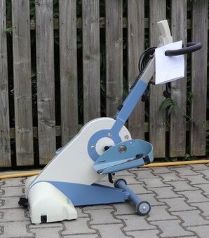 Motomed Thera-Vital, trenažér na procvičování nohou.