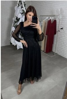 Dlouhé černé šaty