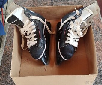 Nové brusle (Kanady) vel.39