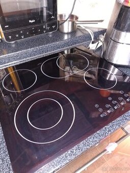 Sklokeramická deska