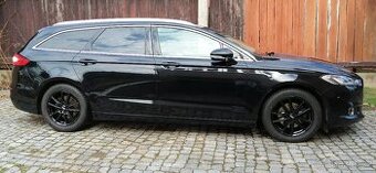 PRODÁM luxusní Mondeo kombi 2TDCi, Titanium, 110kW, 2018