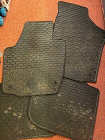 Gumové koberečky Škoda Rapid/ Seat Toledo
