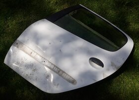 Peugeot 206 r. 2000 bílý 5dv. - díly