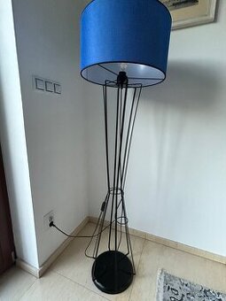 Lampa stojací
