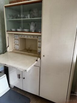 Retro kredenc