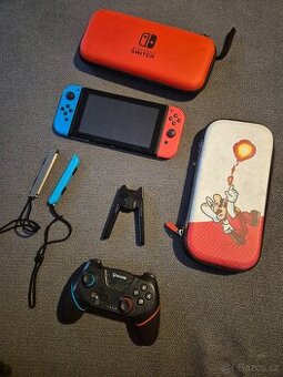 Nintendo Switch + hry a příslušenství