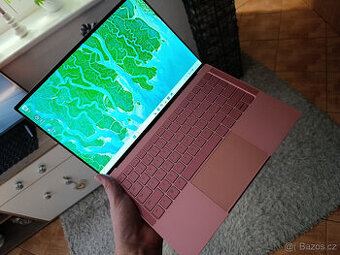 Dotykovy ultrabook Razer Book 13 -RZ09-0357 Pink / Core i7