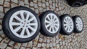 Škoda 5JJ601025 alu kola 17" Savio bílá s pneu Michelin