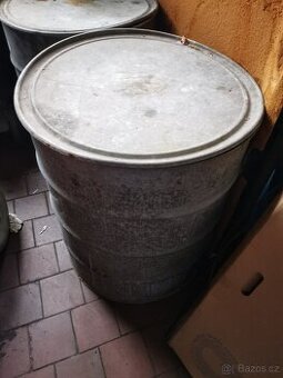Plechové sudy 200 l