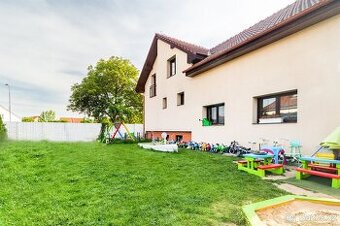 Prodej rodinného domu, 255 m2 + 481 m2 pozemek, Jesenice - O