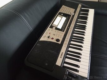 Yamaha PSR 740