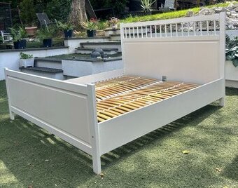 Manželská postel Ikea Hemnes