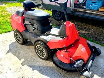 Zahradní traktor bez motoru doprava