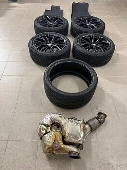 Prodám zimní komplety na BMW 8
