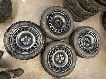 Sada plechovych disku se zimnimi pneu 205 / 55 r16 VW Skoda