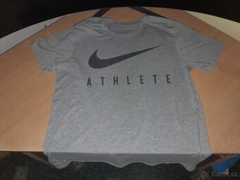 NIKE ATHLETE ŠEDÉ TRIKO TRIČKO DRI-FIT IHNED K PRODEJI