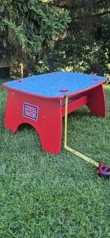 Dětský stolek