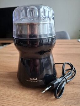 Mlýnek na kávu Tefal Coffee GT110838, perfektní stav