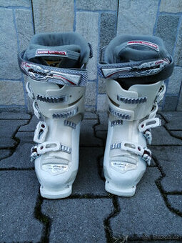 Prodám dámské lyžařské boty NORDICA, velikost 250 (cm)