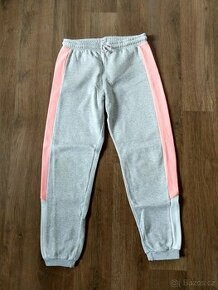 Dívčí tepláky vel. 134/140