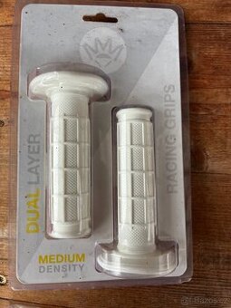 Bíle gripy, hefty Mika