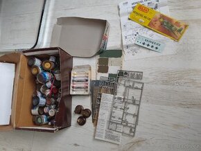 Barvy po modeláři.