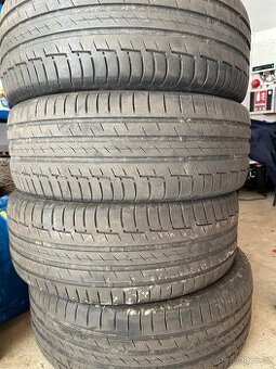 235/60 r18