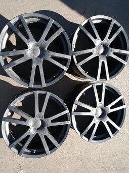 5x112 19 dvojí šíře předem 8,5J zadek 9,5J Azev pěkná alu