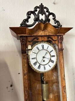 Hodiny biedermeier - hezký model.