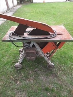 Stolní kotoučová pila s kolébkou