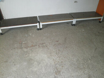 Prodám pojízdné stolky