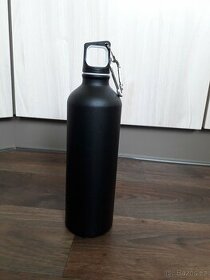 Nová-termo láhev s karabinou 800ml