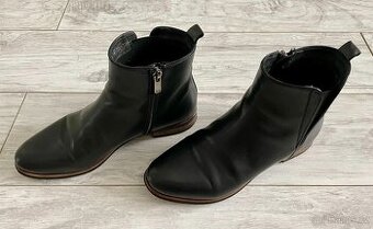 Černé kotníčkové boty Wojas (EU 37)