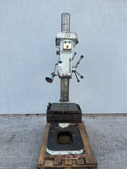 138. Sloupová vrtačka VS 32A