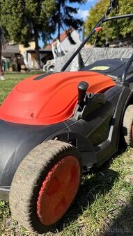 Sekačka a strunovka