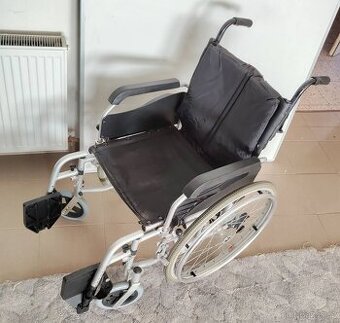 Invalidní vozík