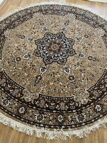Kulatý “perský” koberec