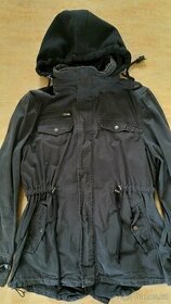 Černý kabát/bunda s kapucí "L" GATE