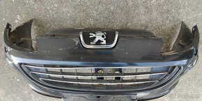 Peugeot 407 přední nárazník vč.mlhovek a znaku (bez mřížky)