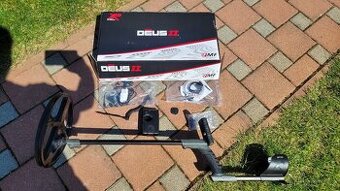 Detektor kovu XP Deus 2 jednotkou s 28cm civkou