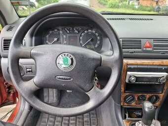 Škoda Octavia 1.6 benzín rok 2003
