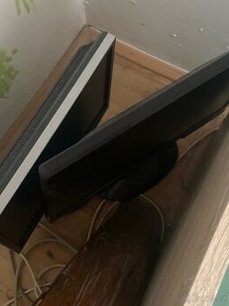2x monitor BEZ KABELU