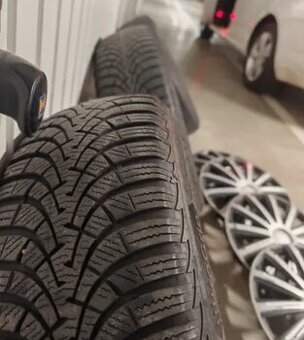 PLECHOVÉ DISKY KOLA+ZIMNÍ PNEU 195/65 R15+POKLICE