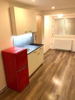 1+kk Olomouc Zeyerova 26m2, bez RK , cena 8500,- Kč