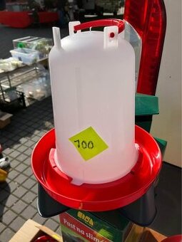 napáječka na 2,5 L vody