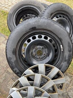 Plechové disky R16 + zimní pneu Dunlop 215/60 R16