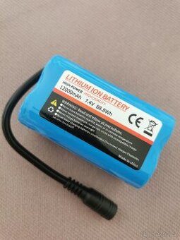 Nová baterie 7.4V 12000mAh do zavážecí loďka.