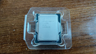 Intel Core i7-12700K (12C/20T) - 1