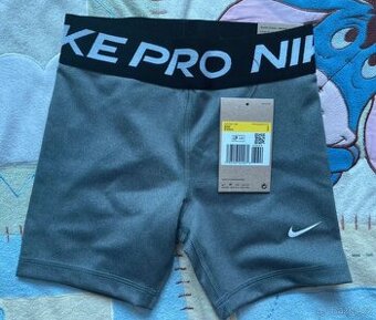 Nike Pro - kratasy
