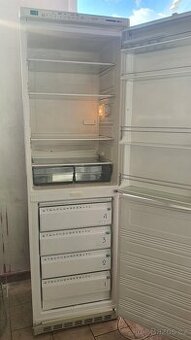 Lednice s mrazakem liebherr
